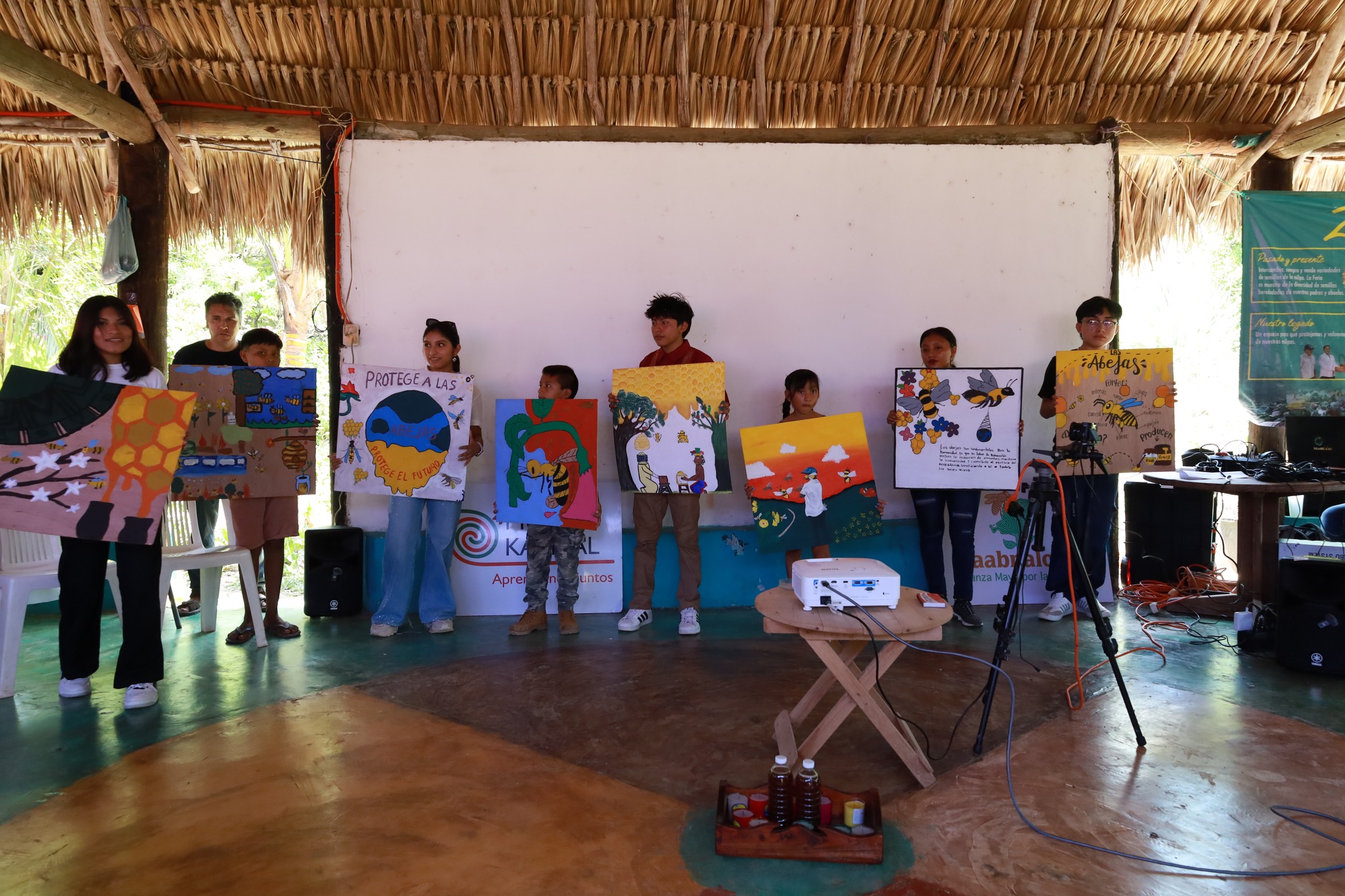 Apicultores mayas exigen justicia para las abejas