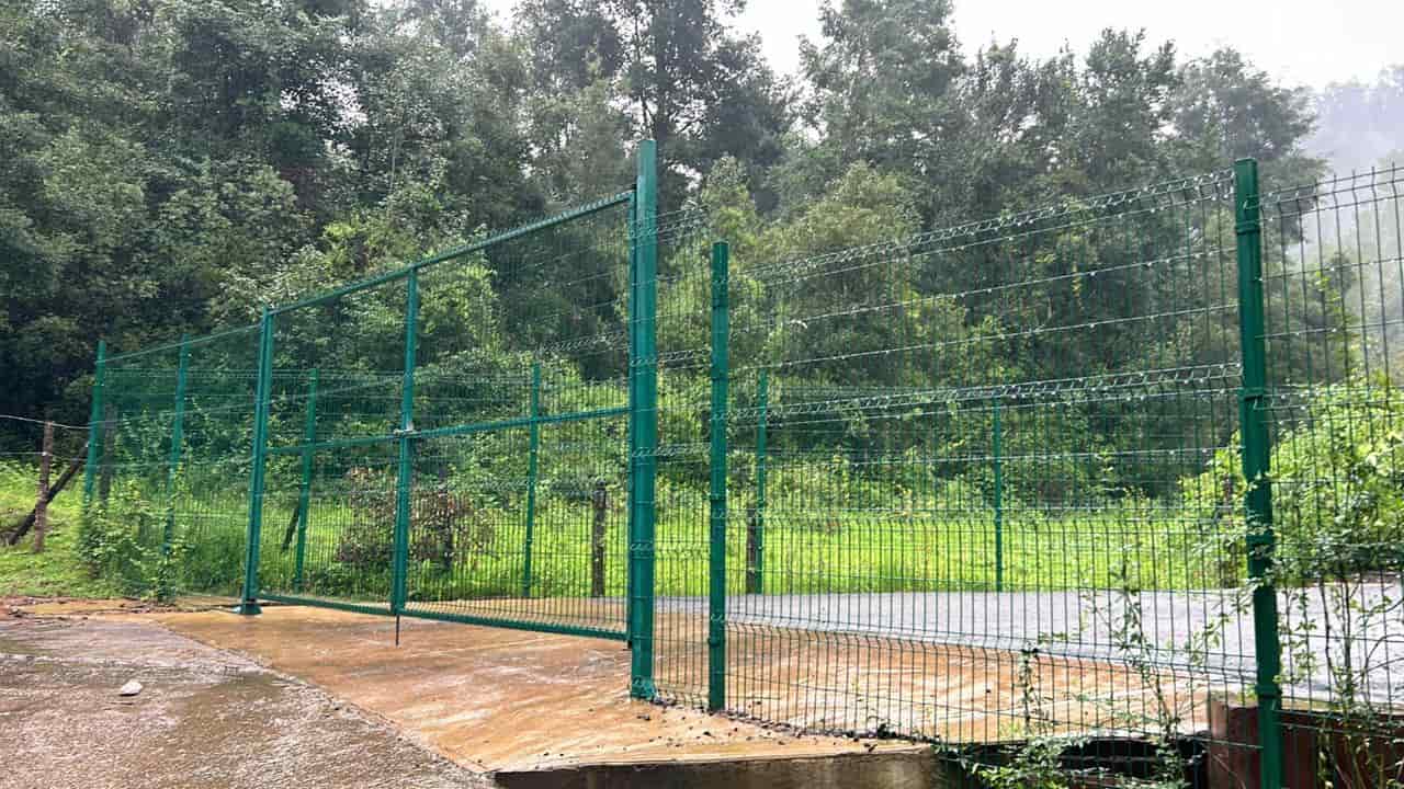 El Rancho San Jorge tiene varios accesos por los que puede entrar y salir maquinaria pesada. Crédito:Evlyn.Online