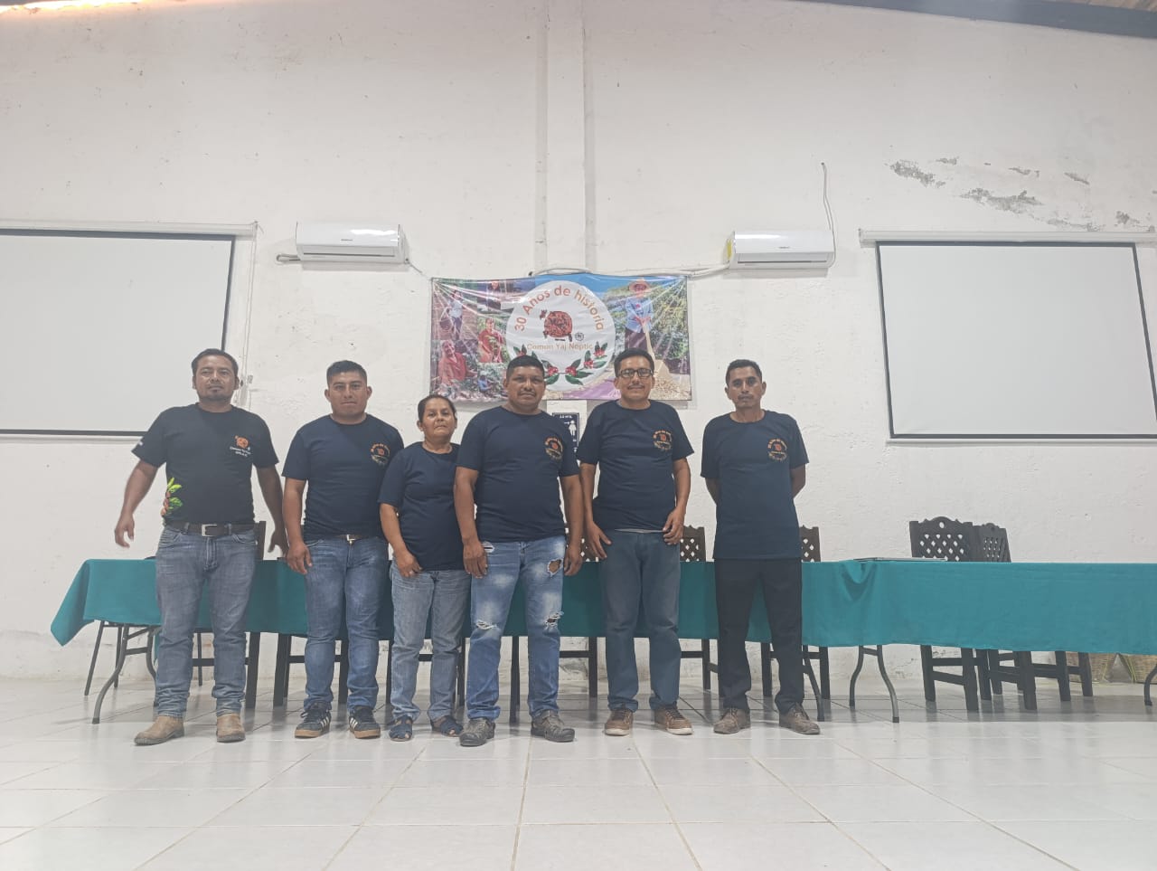 Integrantes de Comon Yaj Noptic en entrevista con Evlyn.Online