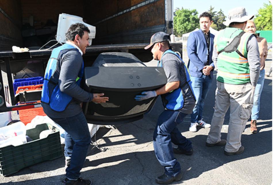 Con las jornadas de reciclaje de aparatos electrónicos se intenta mitigar la contaminación. Crédito:UNAM